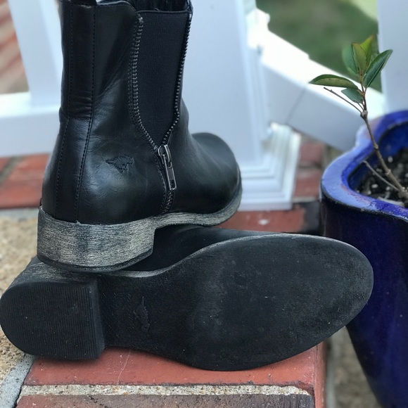 Black leather booties - Picture 2 of 4